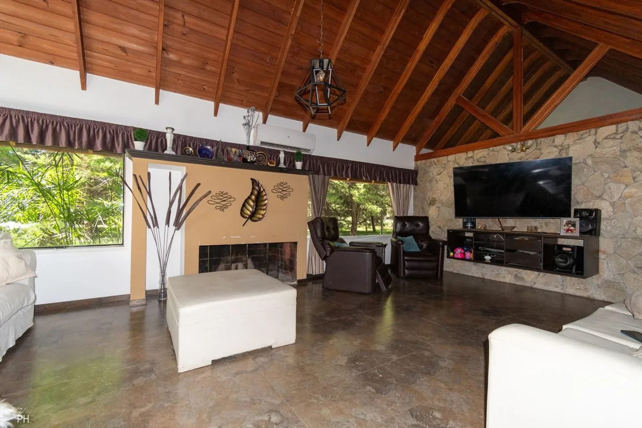 Casa de 6 ambientes en venta en Funes, Güiraldes 1900, foto 4