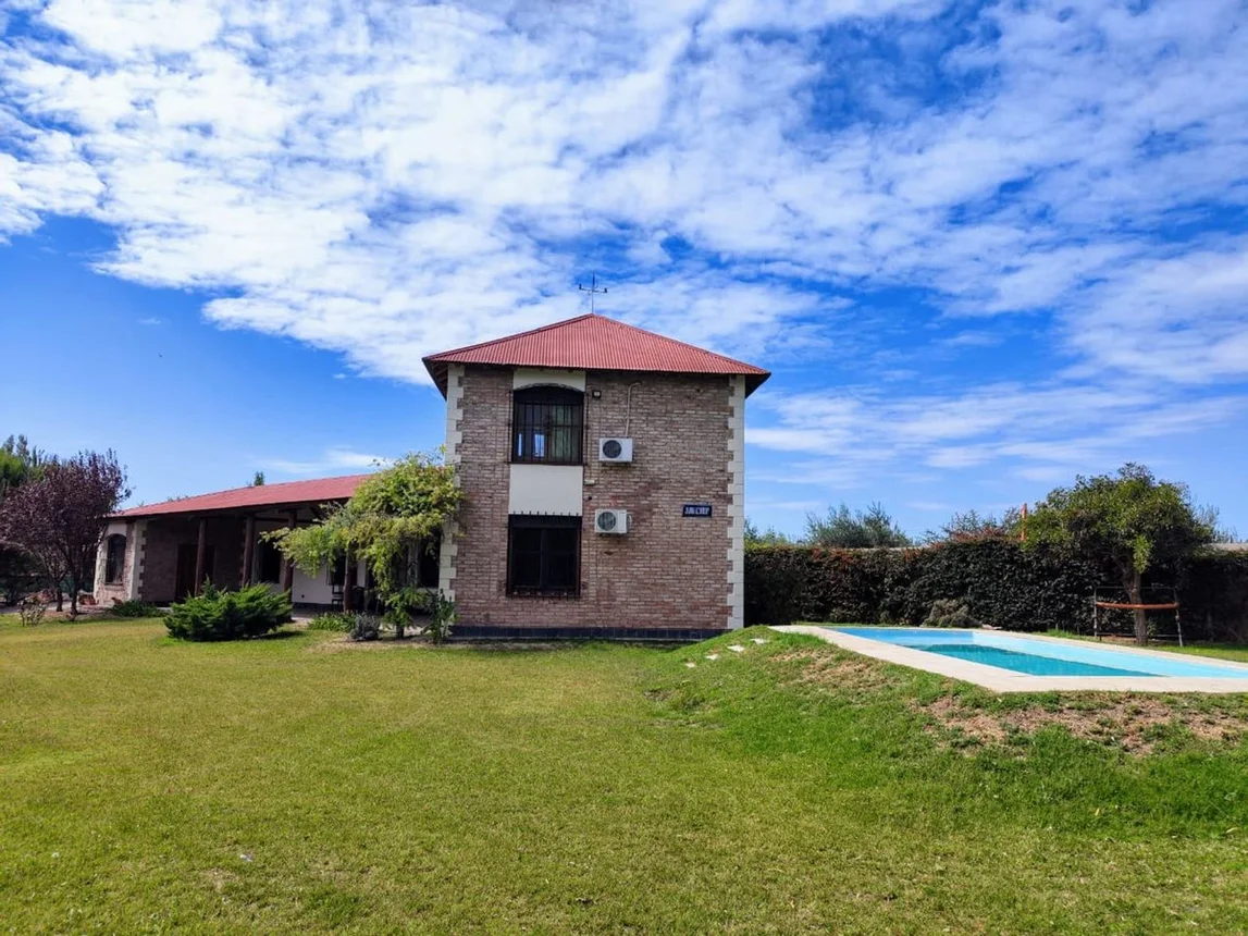Casa en venta en Guaymallén, foto 2