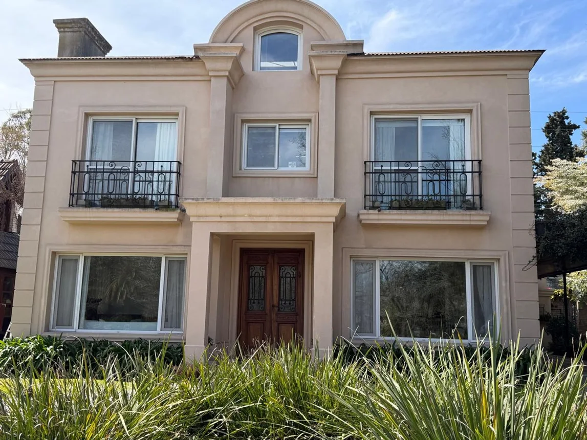 Casa de 5 ambientes en alquiler en Pilar, Champagnat Cc Panamericana Km 0