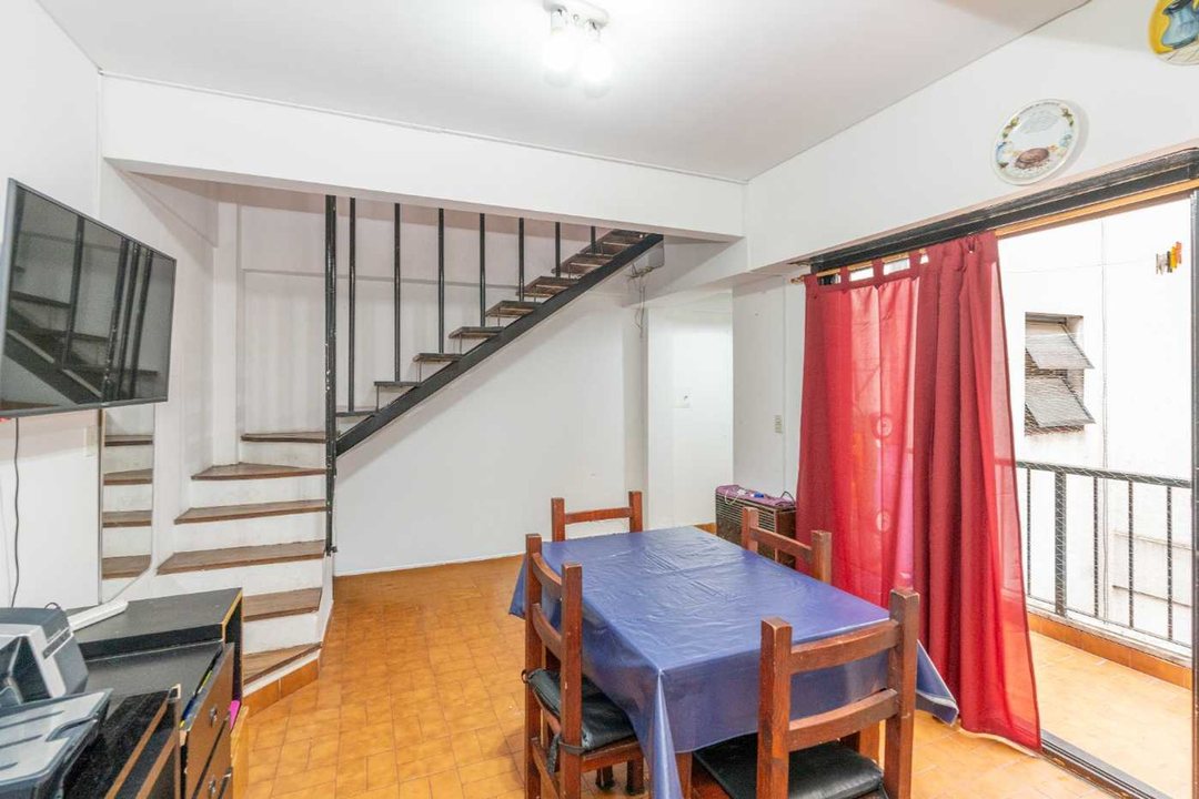Duplex a reciclar en Balvanera  Apto Credito