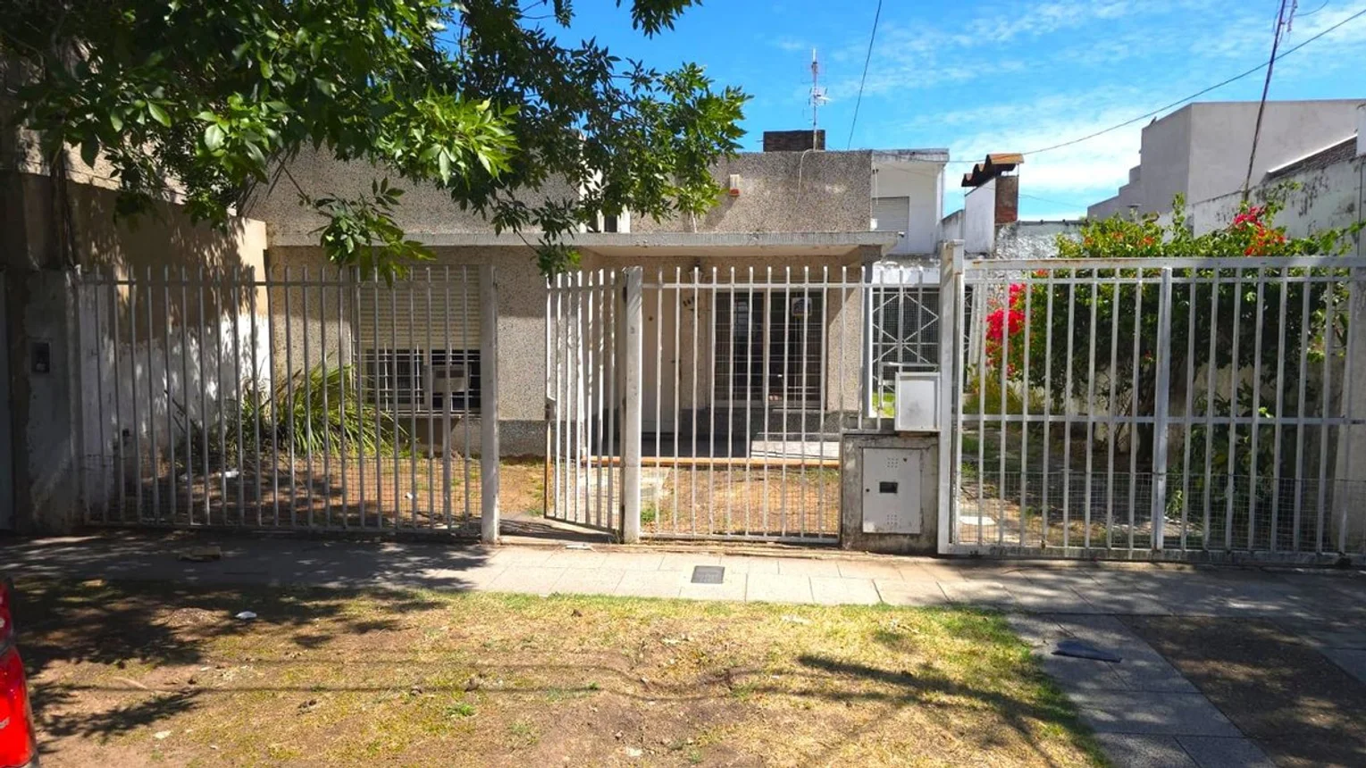 Venta- casa 4 amb. c/cochera- ituzaingo, foto 1