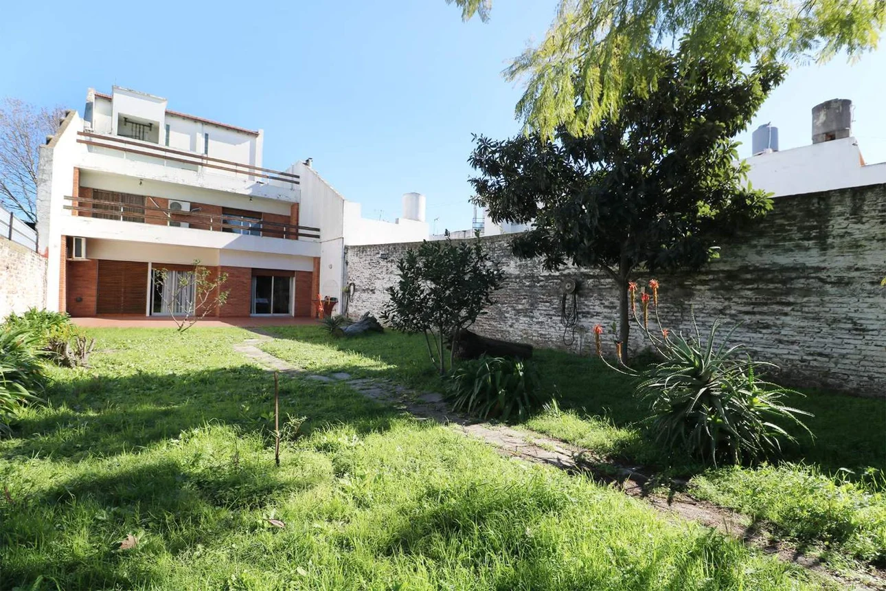 Casa de 6 ambientes en venta en Nueva Pompeya, Abraham J. Luppi 1200, foto 2