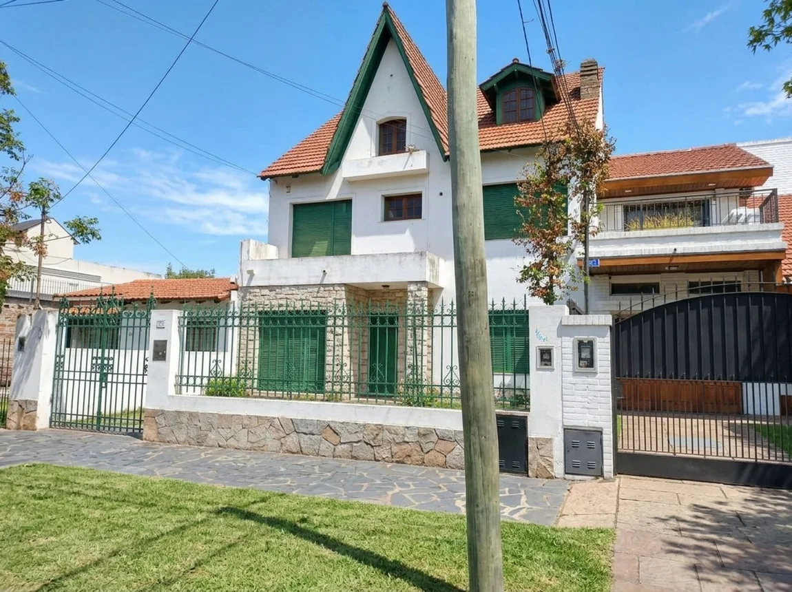 Casa tríplex de 7 ambientes en venta en Merlo, Rawson 900, foto 2