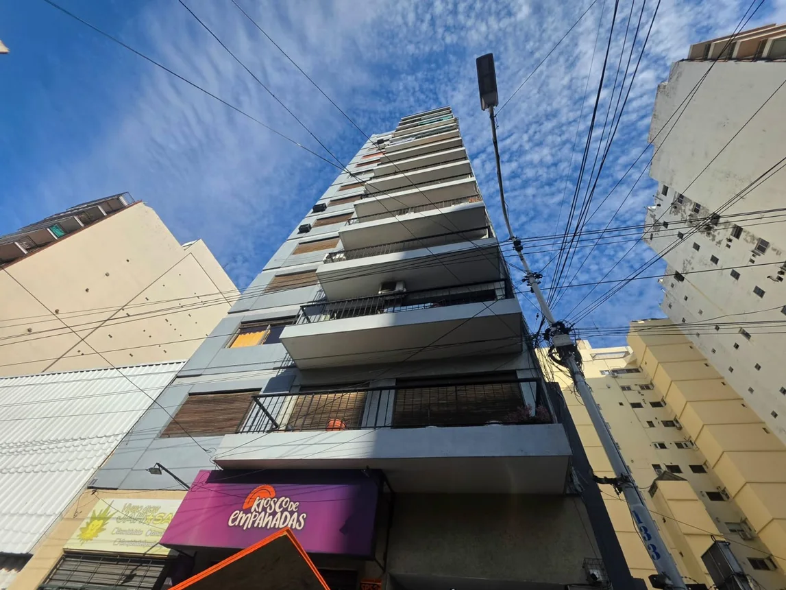Departamento de 4 ambientes en venta en Avellaneda, 25 de Mayo 100