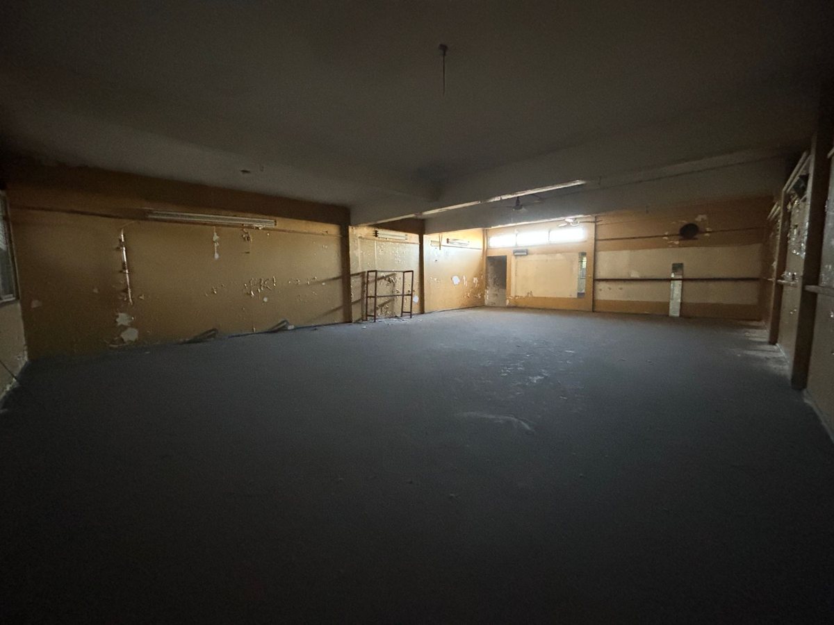 Foto 4 — VENTA LOCAL COMERCIAL DEPOSITO MORON