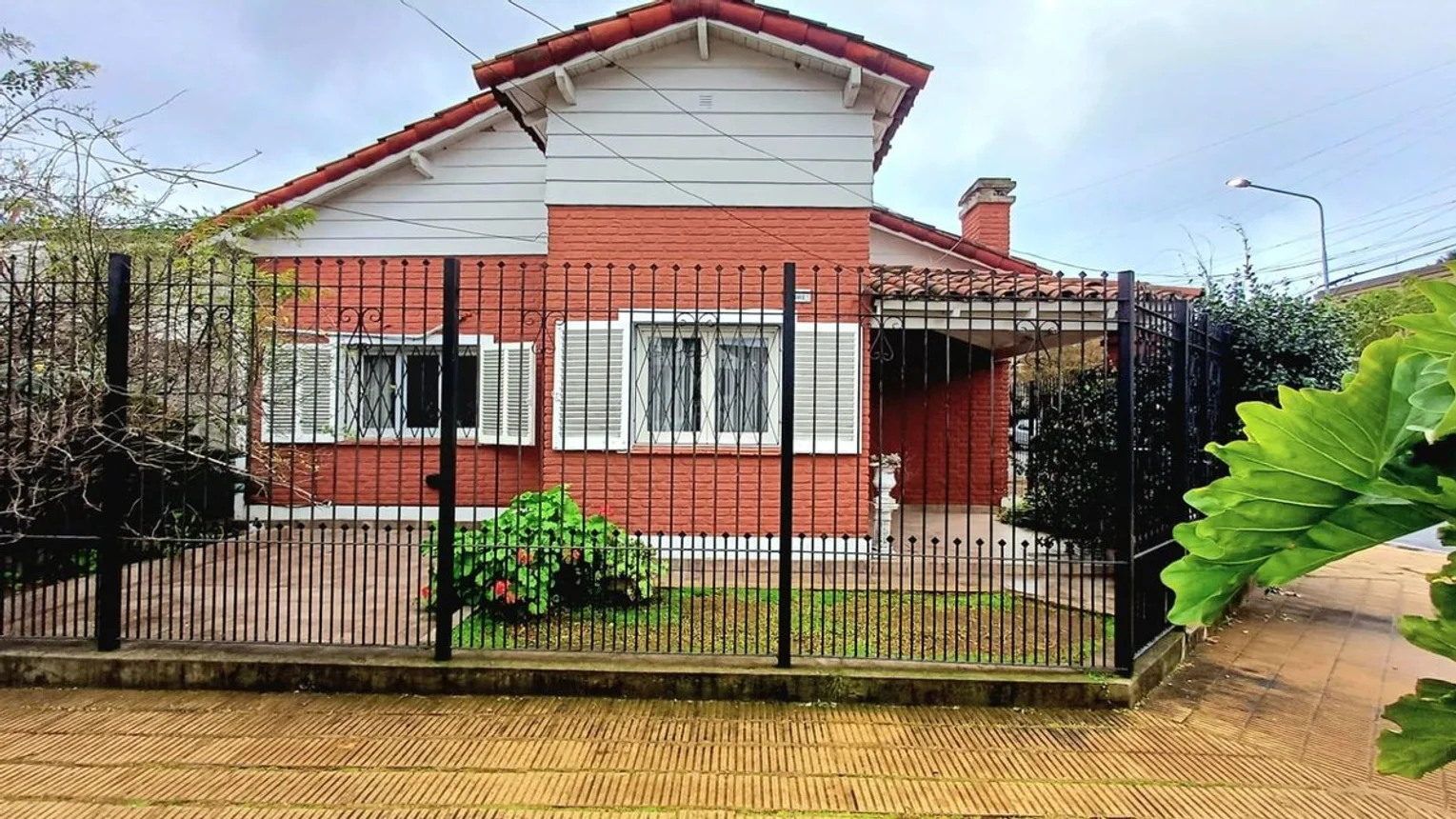 Casa de 3 ambientes en venta en Castelar, Marquez de Loreto 2800