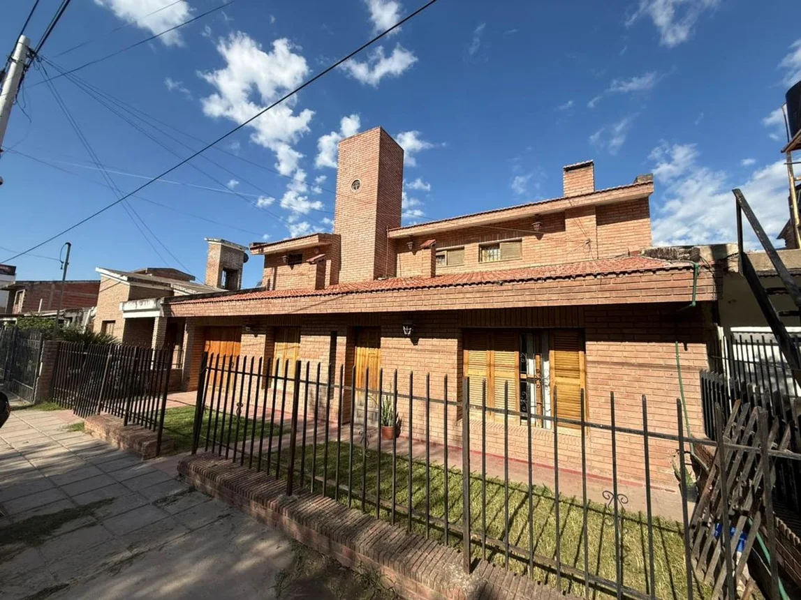 Casa de 4 ambientes en alquiler en Córdoba, Esteban Echeverria 300, foto 3