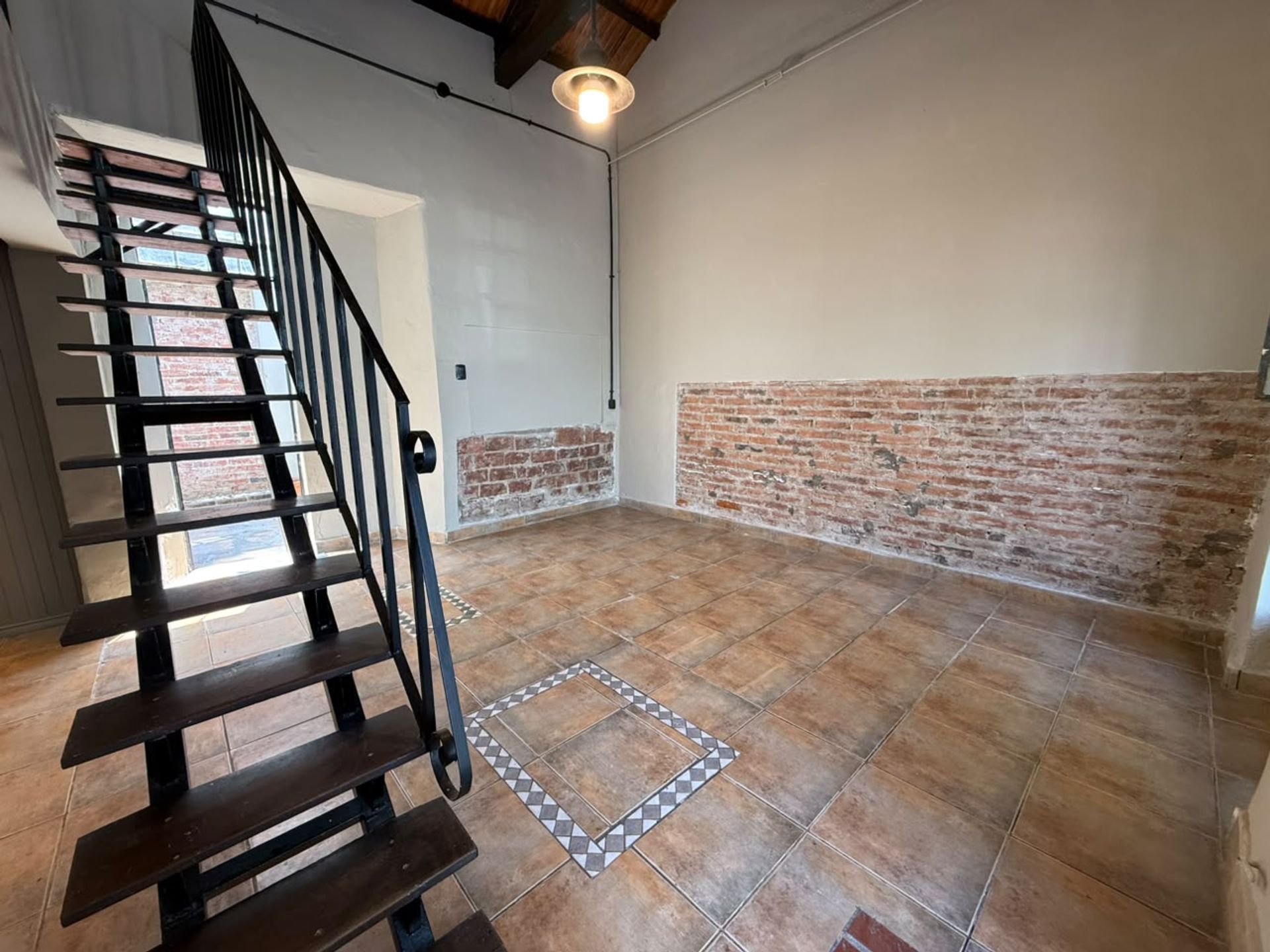 CASA PH VENTA EN MACROCENTRO TUCUMAN Y ALBERDI - foto 3