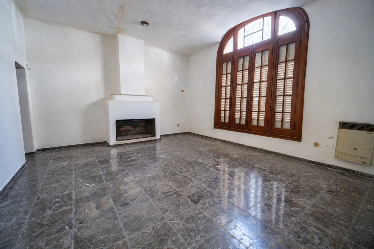 Casa de 10 ambientes en alquiler en La Plata, 55 E/ 9 y 10 700