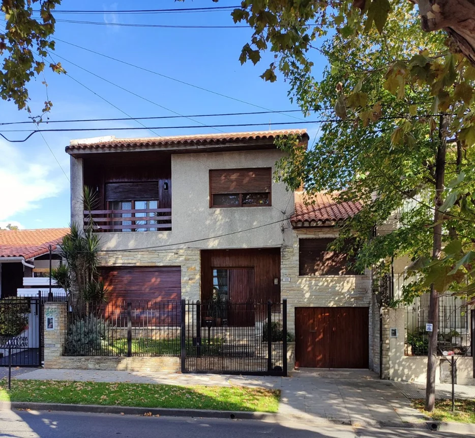 Casa de 5 ambientes en venta en Villa Ballester, Martín Lange 3800