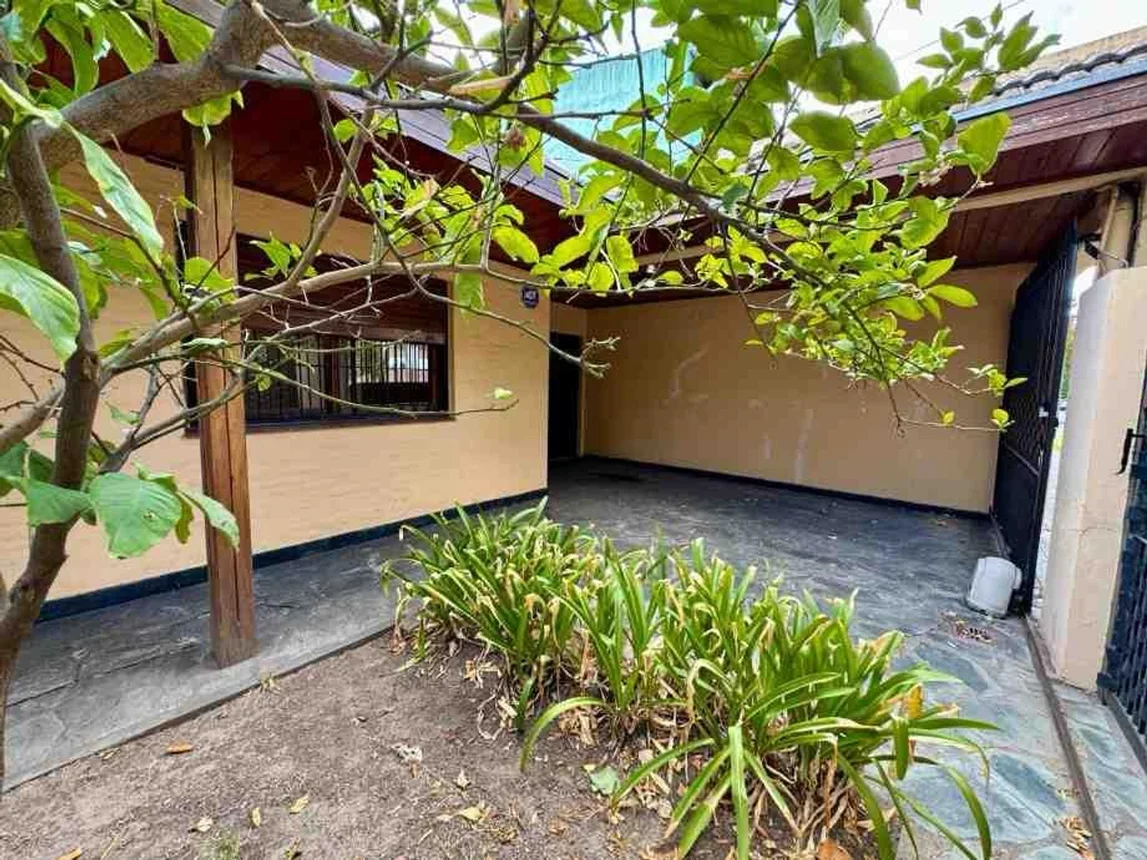 Casa en venta en Merlo, Solanet 300