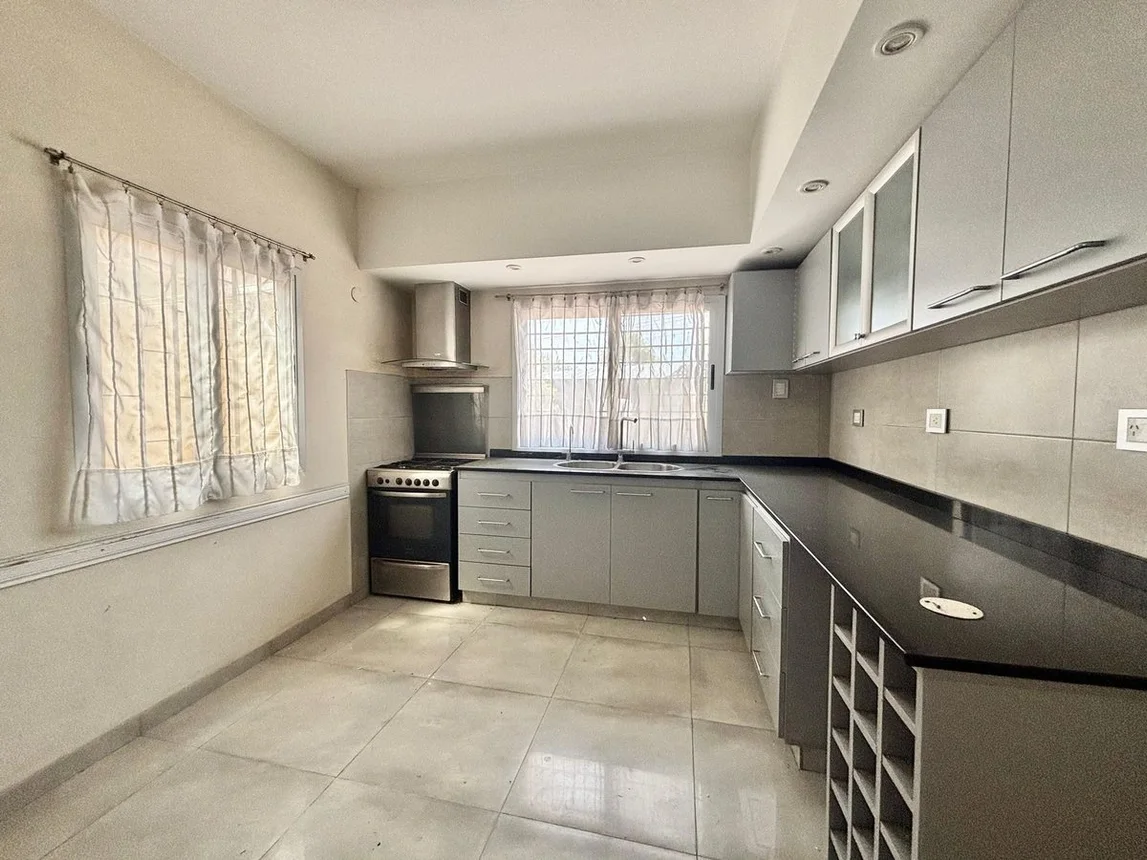 Casa en venta en Adrogué, foto 2