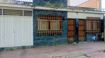 Venta Casa 4 Hab.- Sexta Seccion Ciudad - Mendoza