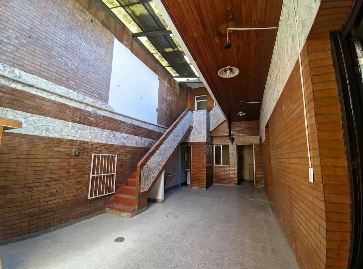 Casa de 7 ambientes en venta en Nueva Pompeya, Pasaje Jose Pazos 2500