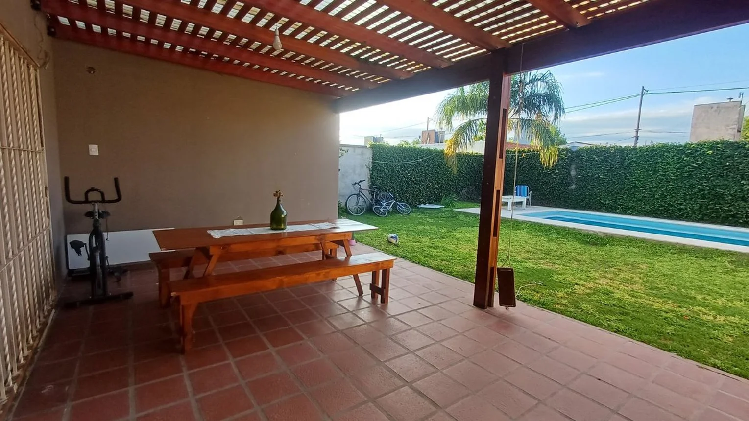 Venta casa 3 dormitorios con pileta sta isabel cba, foto 2
