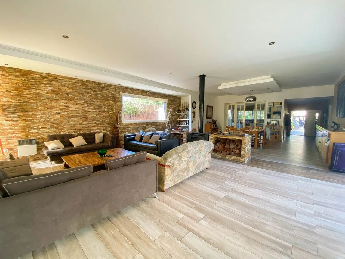 Casa de 6 ambientes en venta en City Bell, Calle 10 Entre 472 y 474 6100, foto 2
