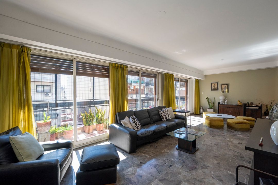 Venta piso 6 amb,cochera, 2 balcónes, Villa Crespo