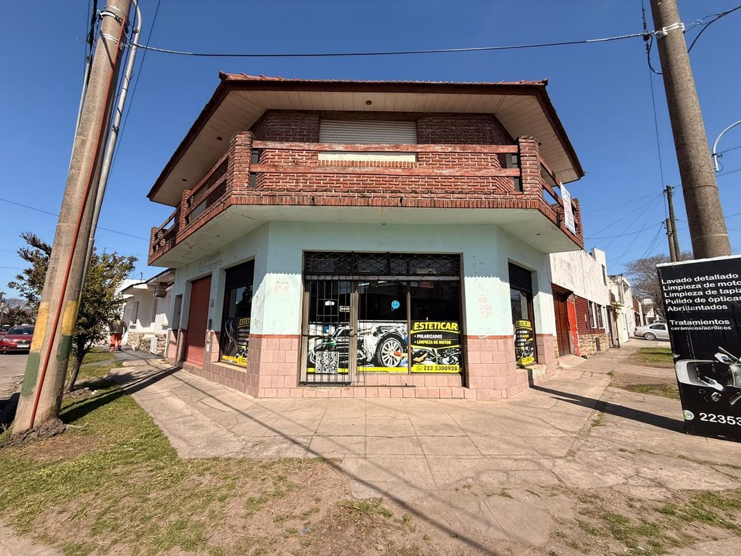VENTA EN BLOCK - LOCAL + 2 PH EN LAS AVENIDAS