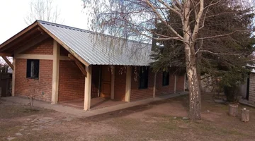 Venta casa + cabaña en gran terreno en Potrerillos