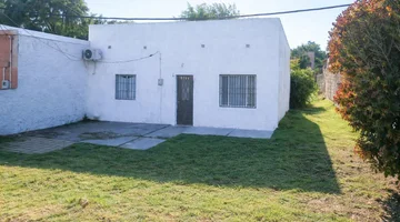 CASA CON GRAN TERRENO