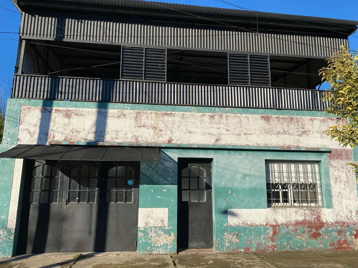 Casa con pileta y cochera, foto 2