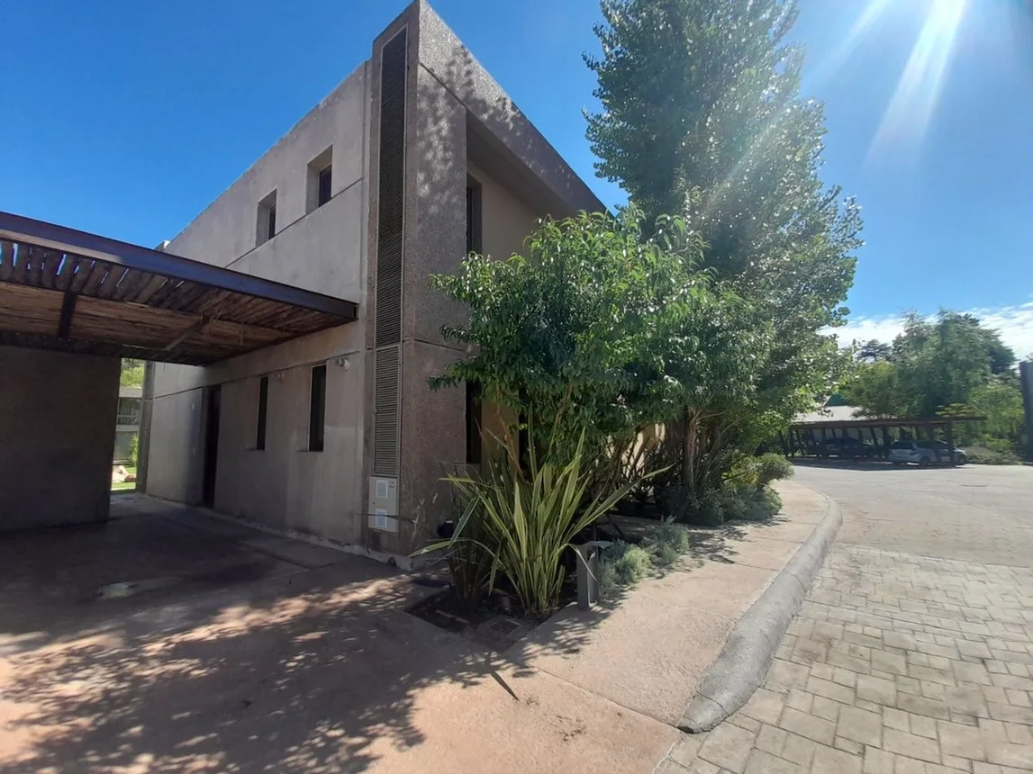 Venta duplex de categoria chacras de coria, foto 2
