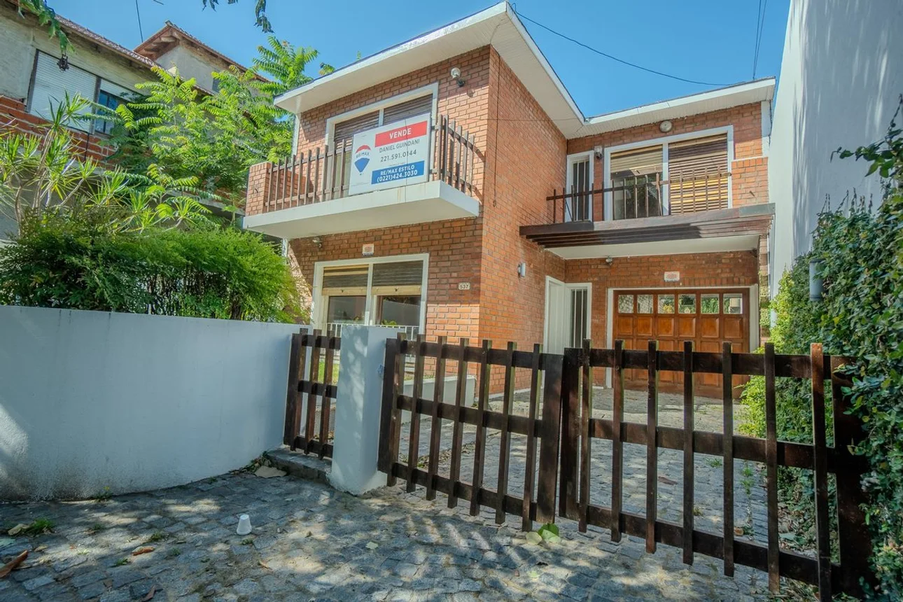 Casa en venta en La Plata, foto 2