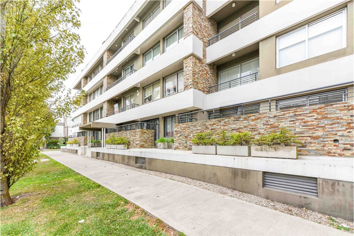VENTA DEPARTAMENTO 3 AMB COCHERA BAULERA BERNAL