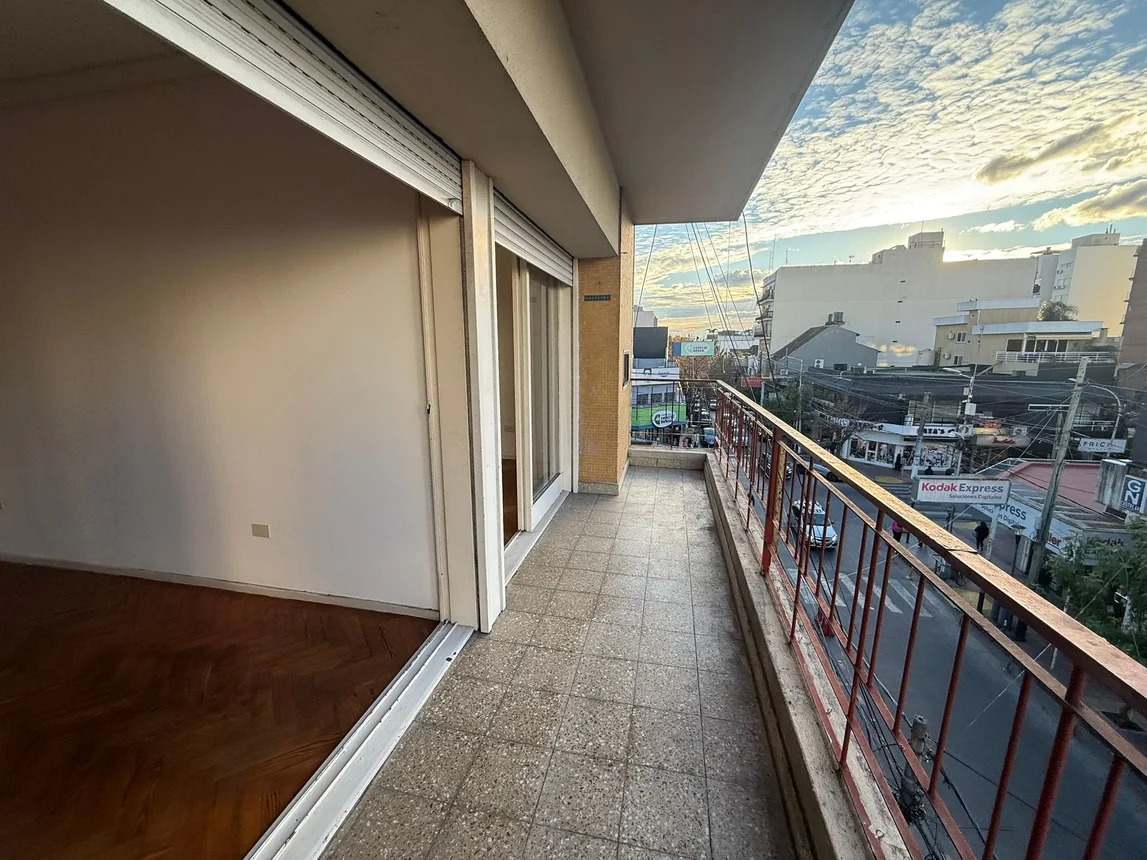 Piso de 4 ambientes en venta en Castelar, Gobernador Inocencio Arias 2300, foto 2