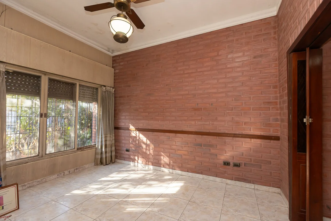 Casa de 4 ambientes en venta en Caseros, General Hornos 1900, foto 4