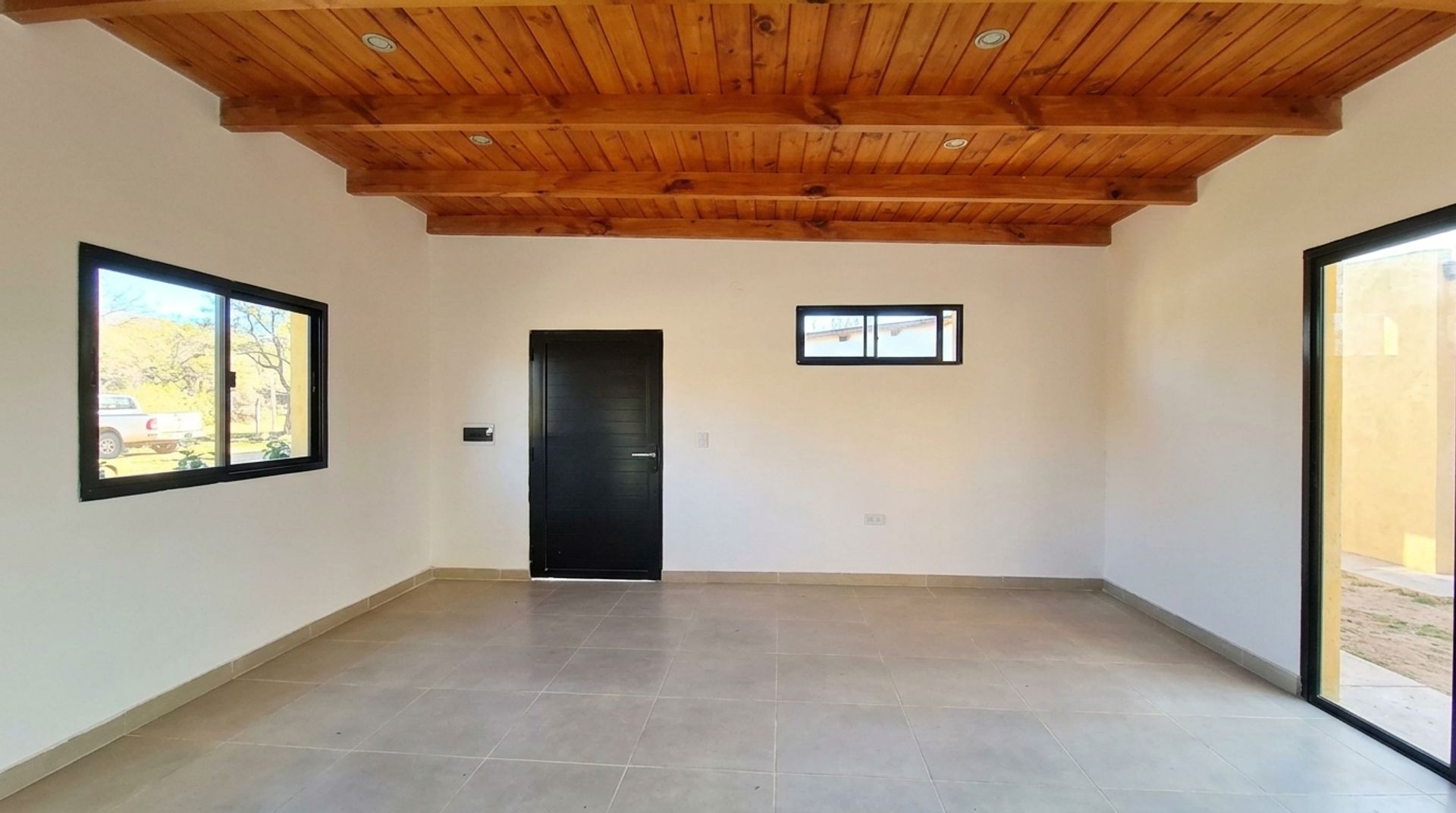 CASA VENTA A ESTRENAR CAFAYATE POSIBILIDAD PERMUTA - foto 3