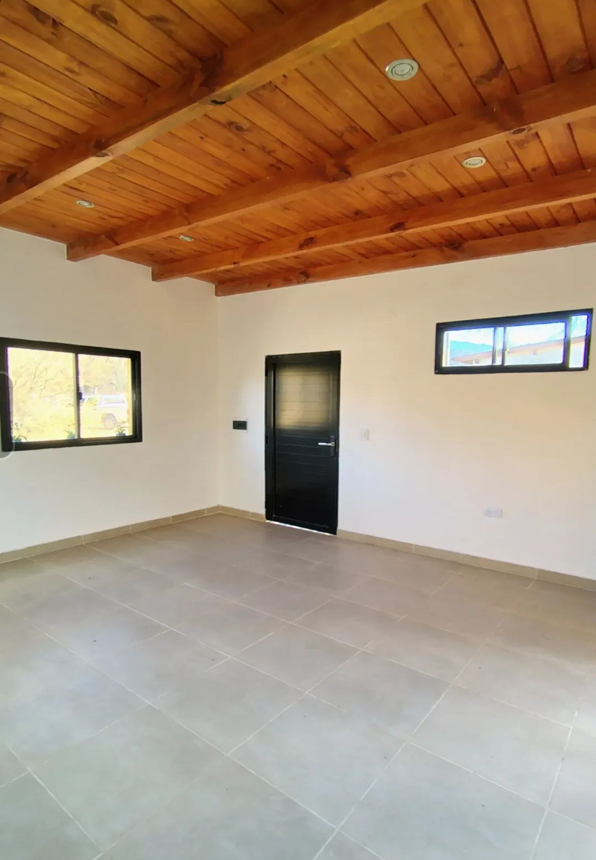 CASA VENTA A ESTRENAR CAFAYATE POSIBILIDAD PERMUTA - foto 5