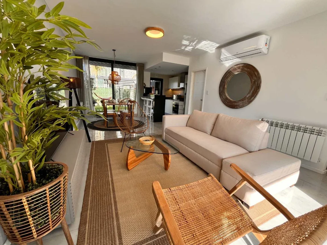 Casa tríplex en venta en Rincón de Milberg