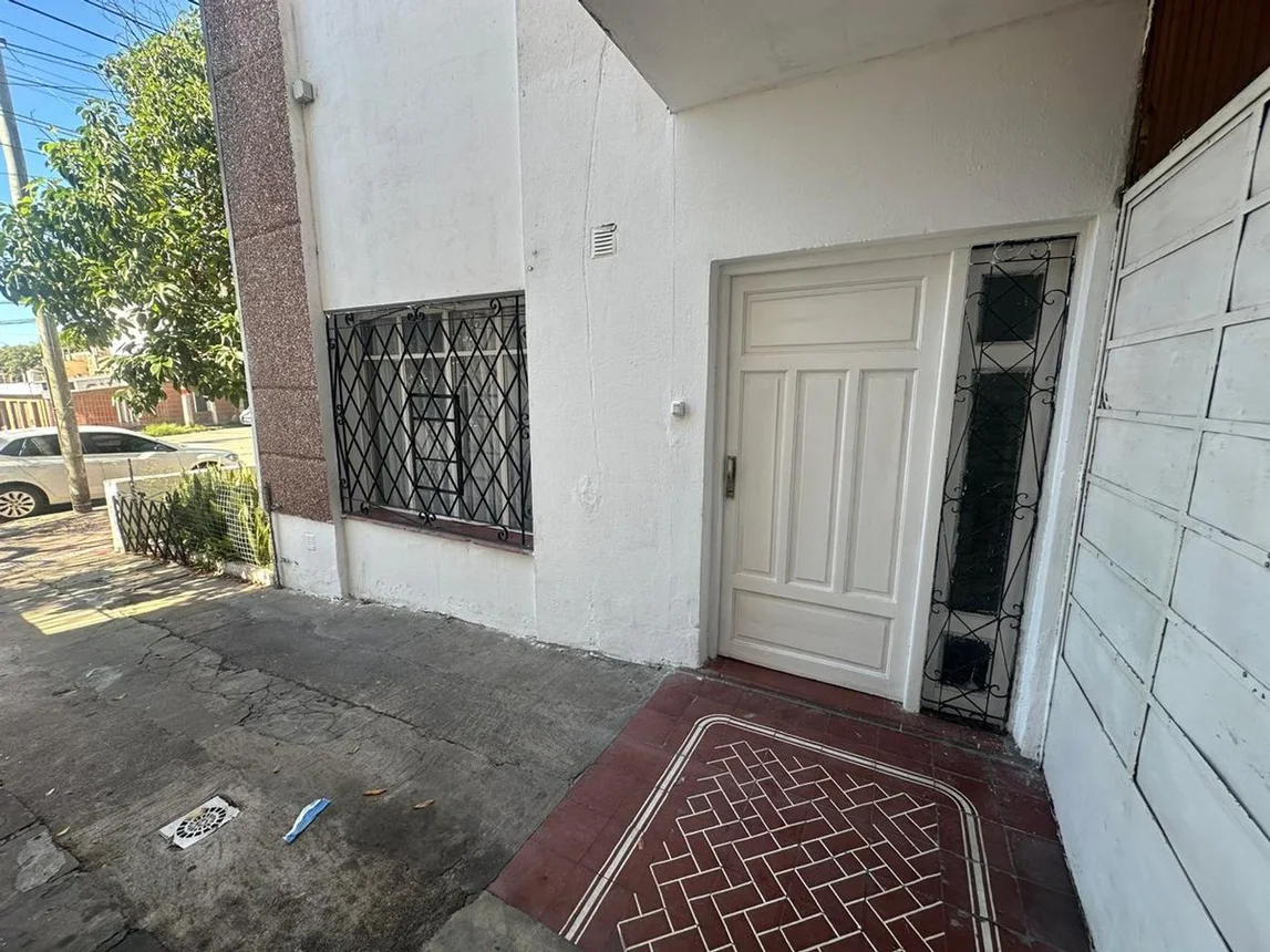 Venta casa 3 dormitorios + dpto barrio marechal, foto 3