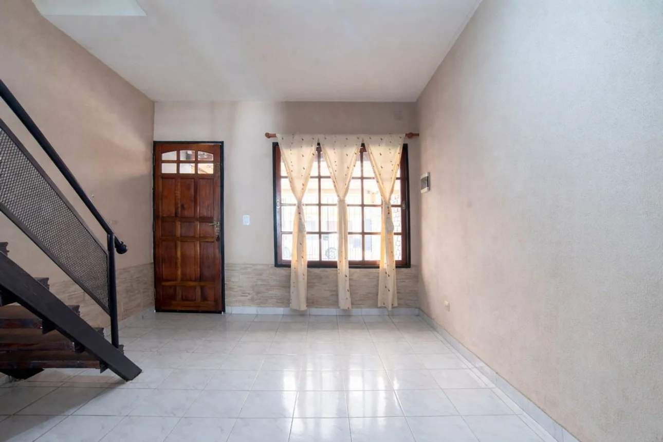 PH de 3 ambientes en venta en Castelar, Avellaneda 2300, foto 2