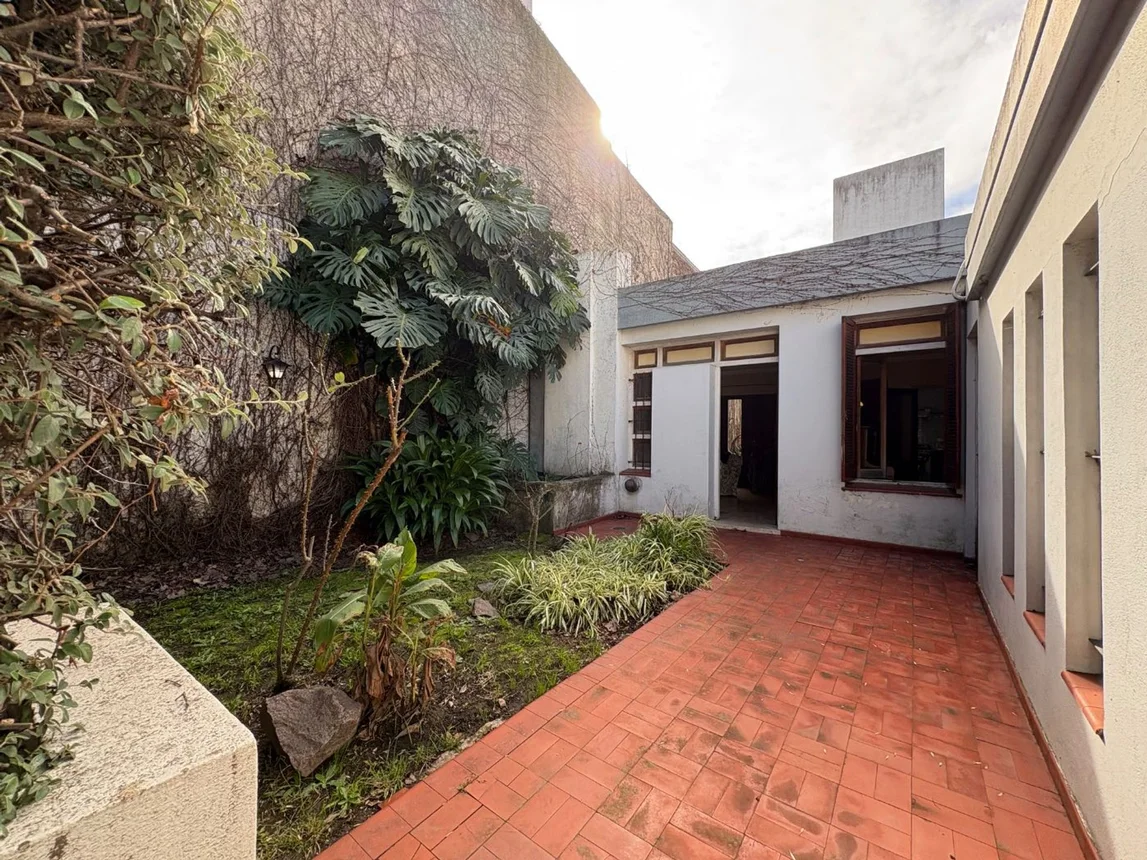 Casa en venta en La Plata, foto 2