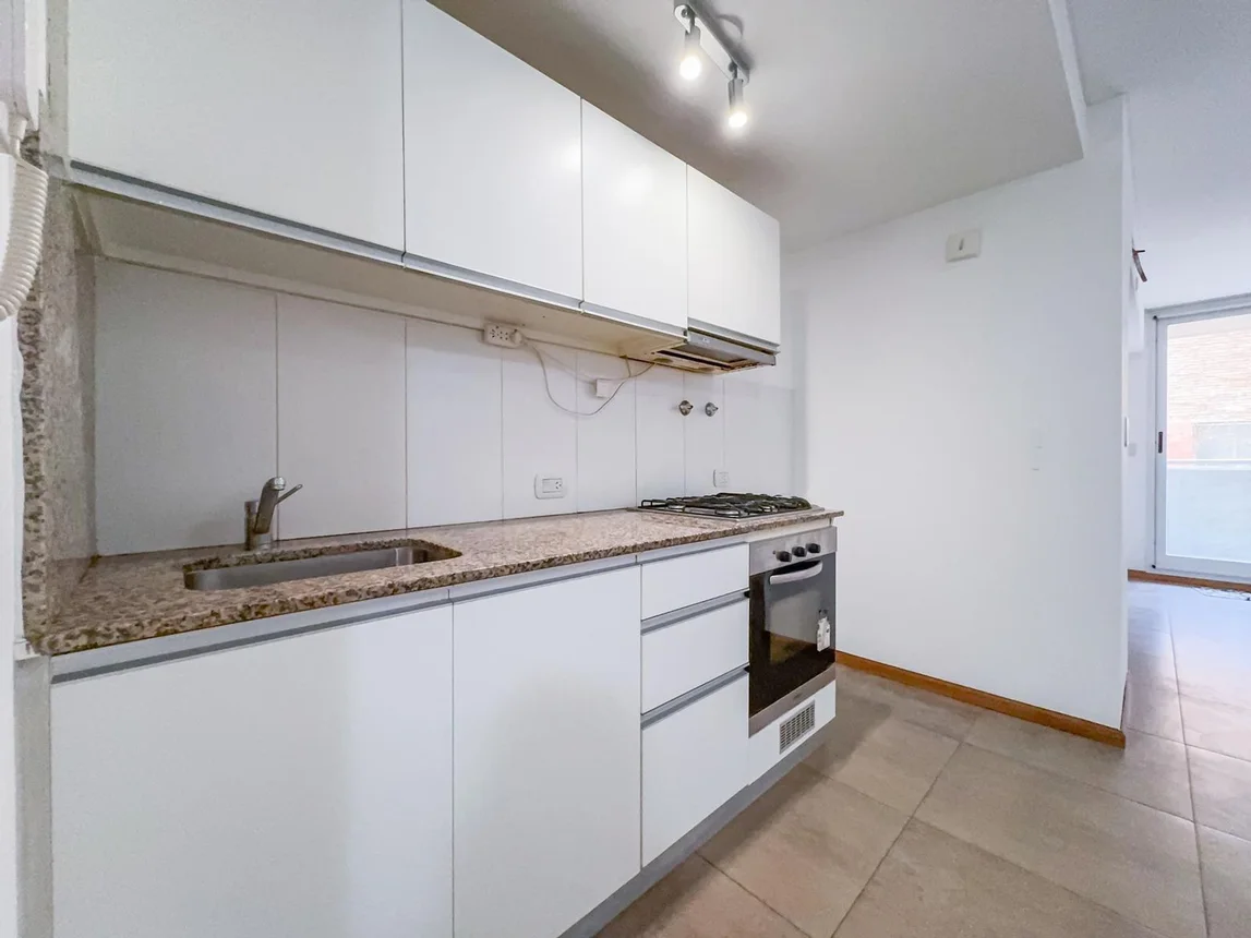 Monoambiente con patio y balcon - martin, foto 5