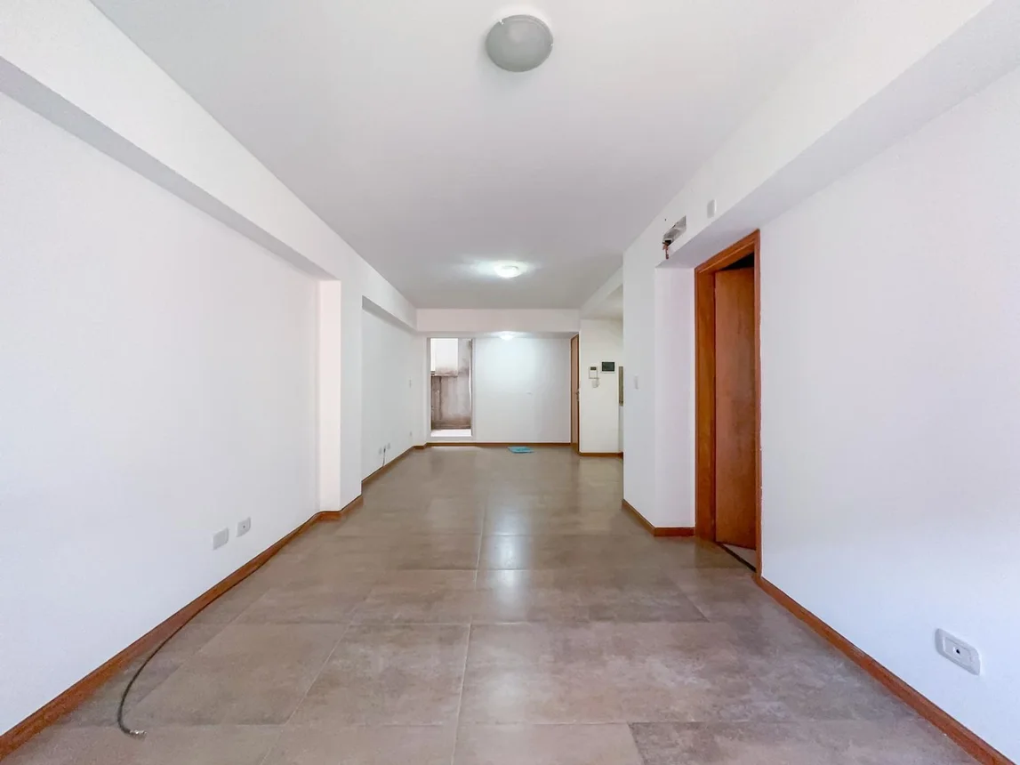 Monoambiente con patio y balcon - martin, foto 2