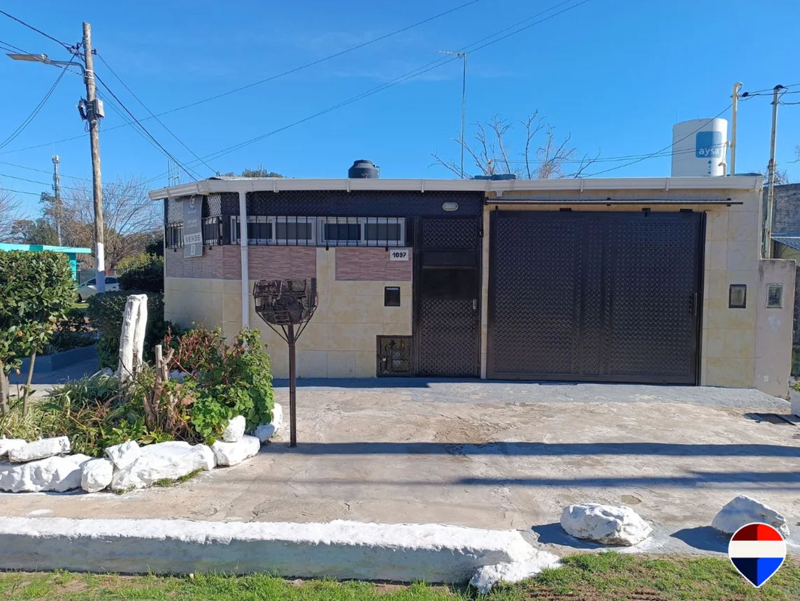 Venta PH tipo casa 2 amb cochera florencio varela, foto 1