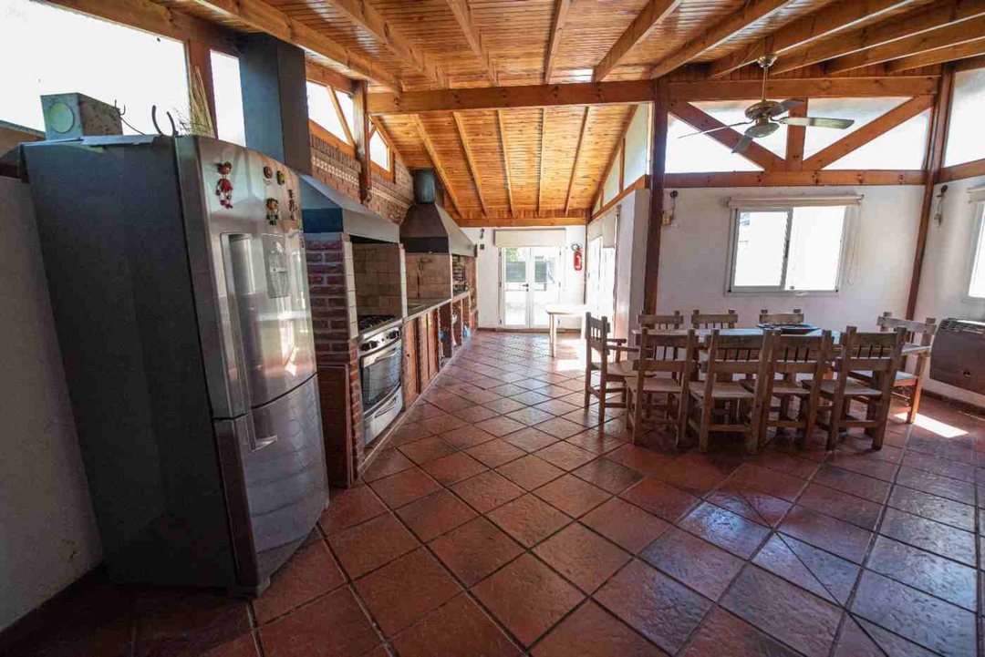 CASA DE UN DORMITORIO VENTA VILLA ELISA CON PARQUE
