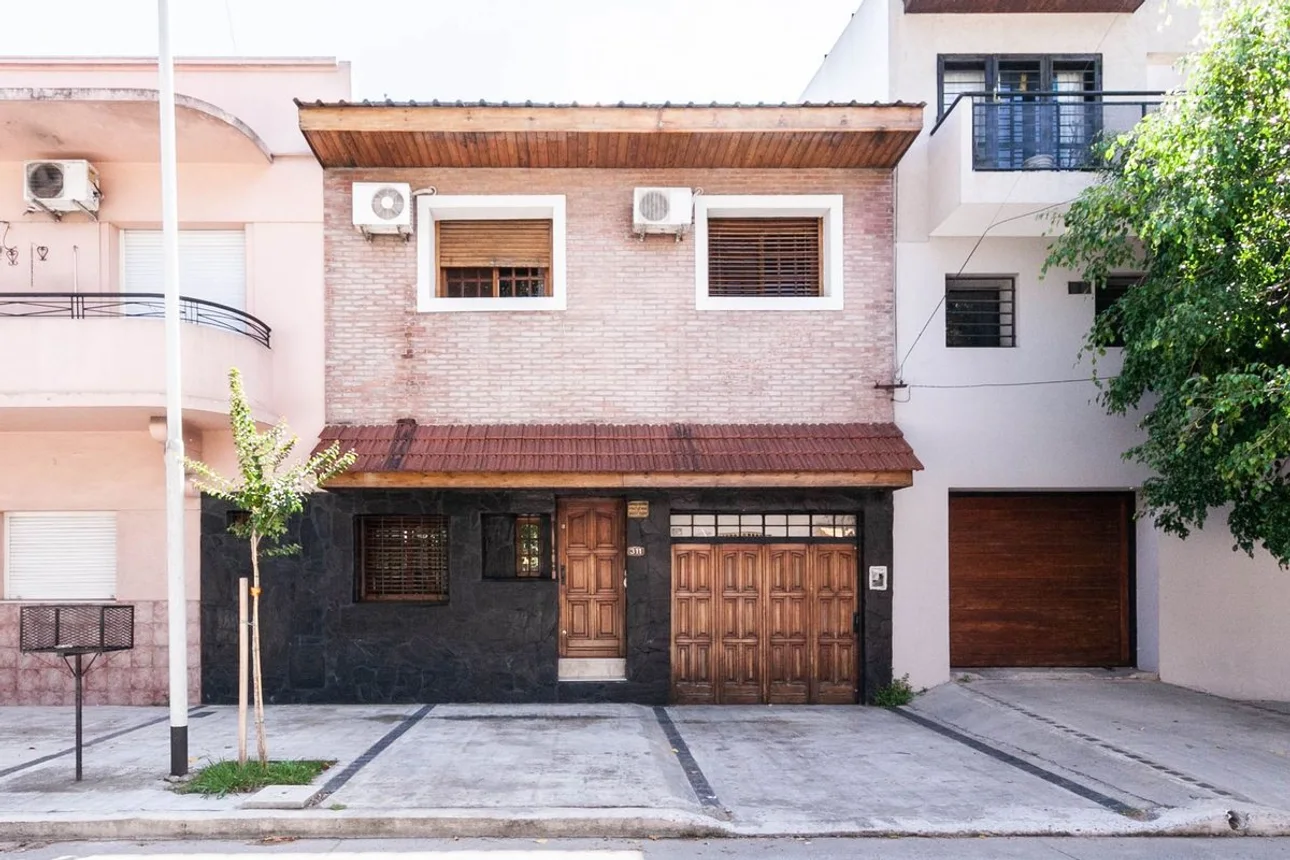 Casa de 4 ambientes en venta en Gerli, Brasil 300