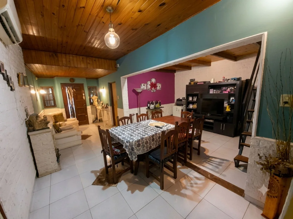Casa de 2 dormitorios y cochera pasante., foto 5