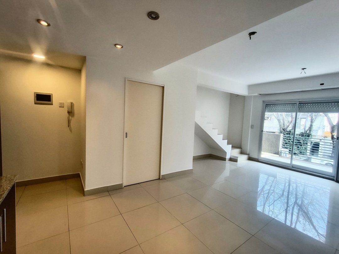 Departamento 2 amb en Venta en duplex con patio