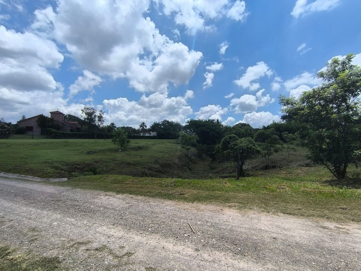 TERRENO EN VENTA CLUB DE CAMPO EL TIPAL 3.740 M2 - foto 5