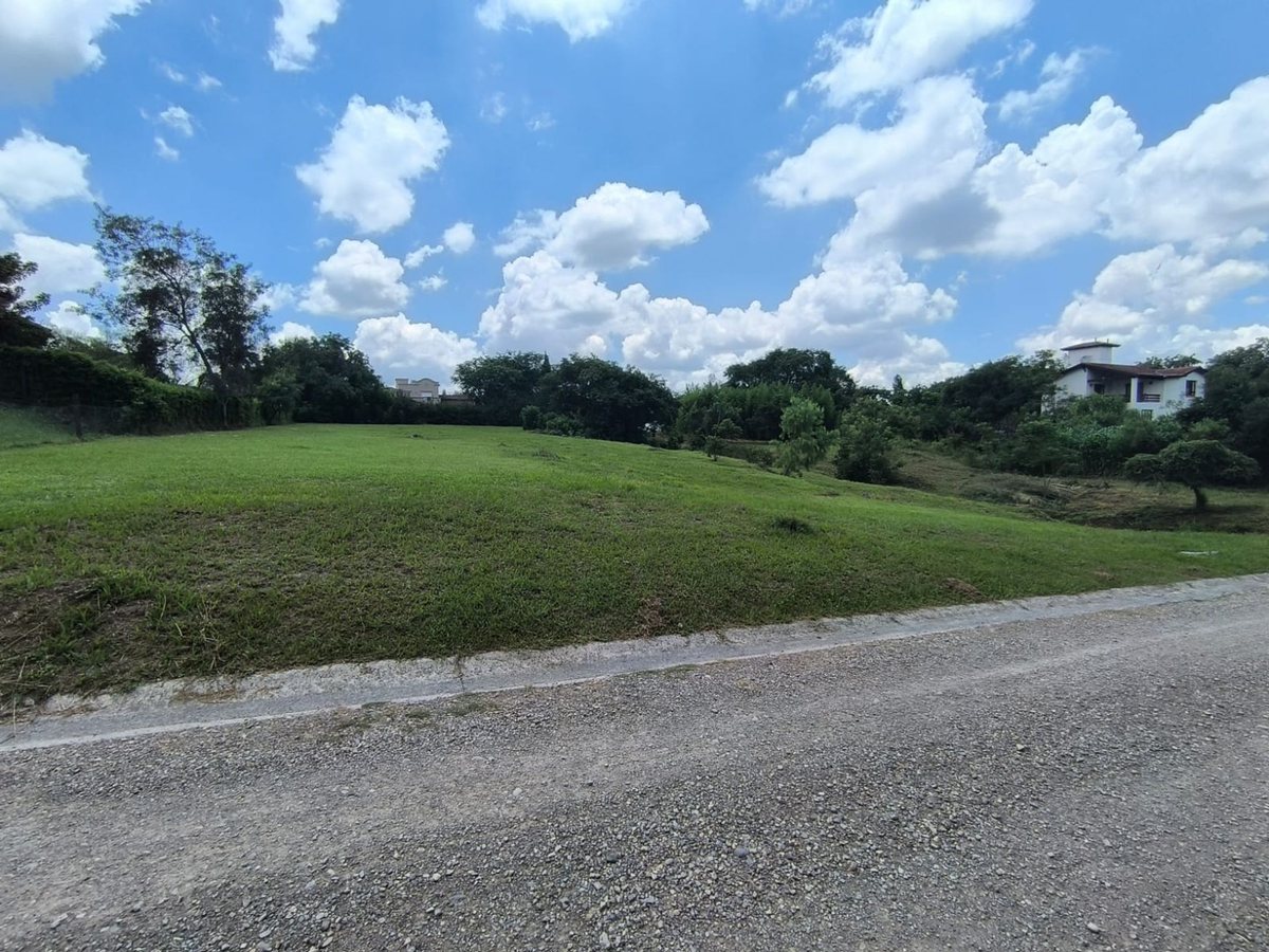TERRENO EN VENTA CLUB DE CAMPO EL TIPAL 3.740 M2 - foto 3