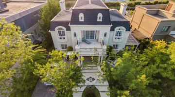 Residencia Premium Frente al Río – El Yacht