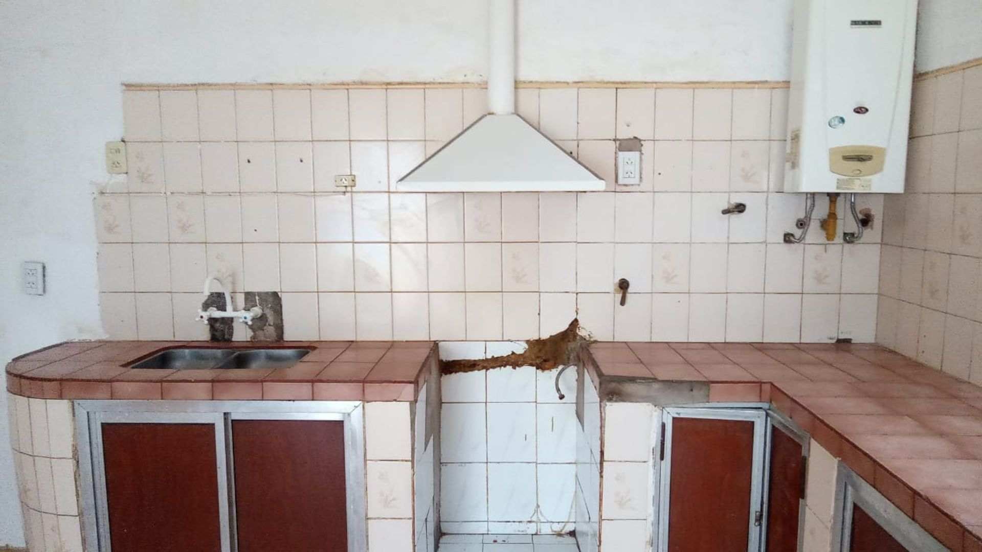 CASA APTA CRÉDITO EN VENTA ZONA SUR 3 DORMITORIOS - foto 3