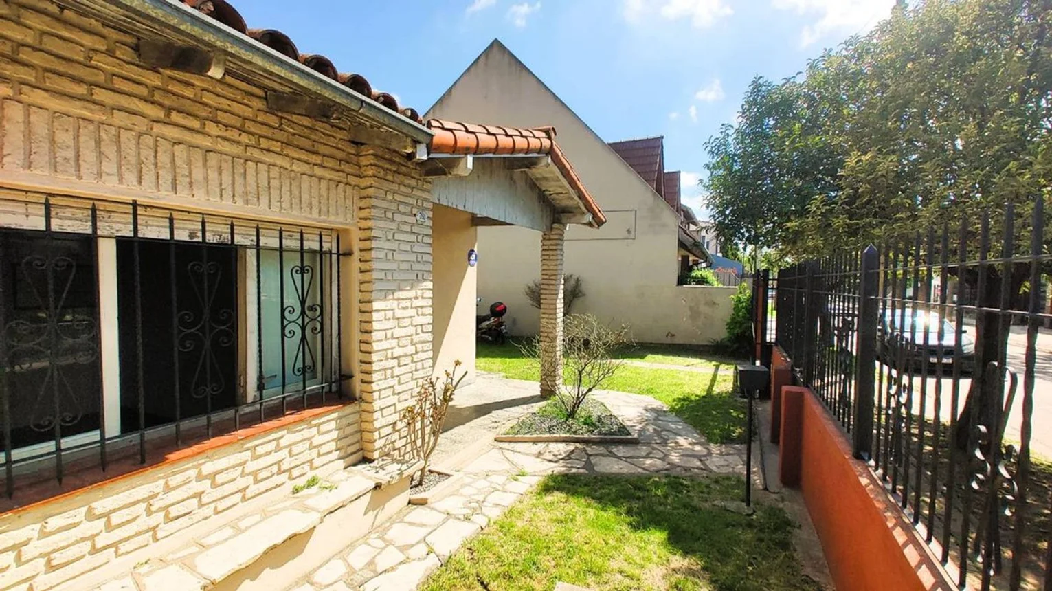 Casa en venta en Castelar, foto 3