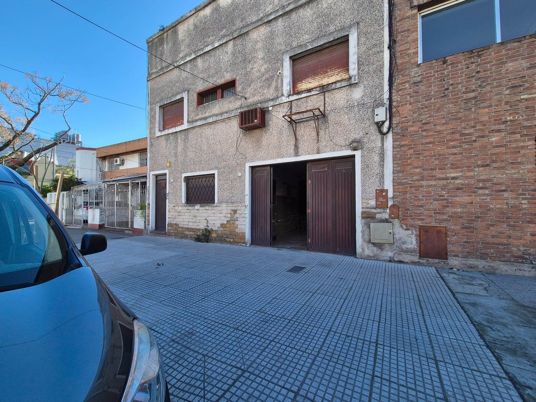 ALQUILER - GALPON / DEPOSITO con Acceso Vehicular