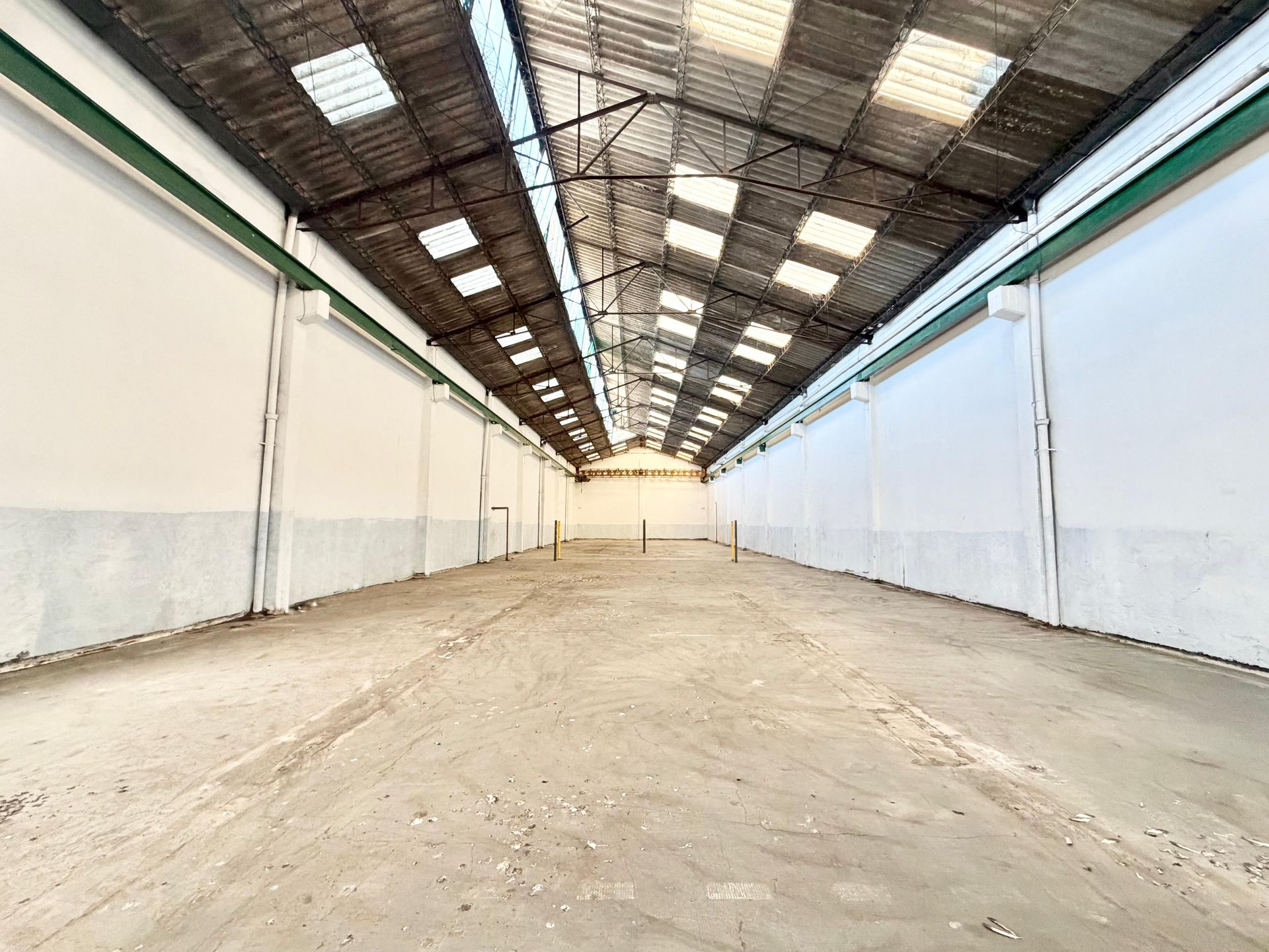 Venta GALPON 745 m2 zona estrategica Quilmes OPORT